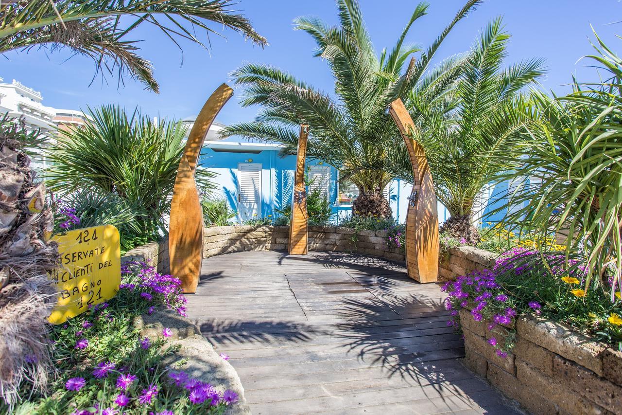 Hotel Nuovo Giardino Ріміні Екстер'єр фото